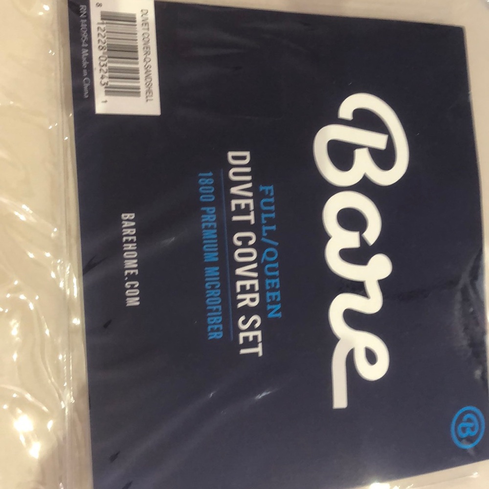 New Microfiber Full/Queen Duvet set in sandshell